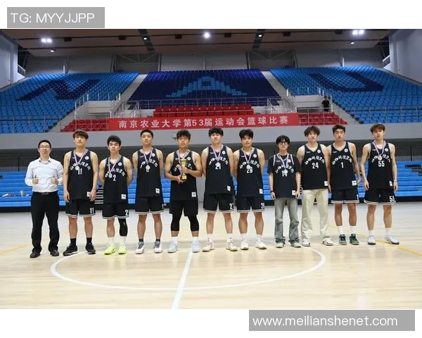 南京篮球队逆袭之旅的真实记录与奋斗精神的展现 南京篮球队逆袭之旅的真实记录与奋斗精神的展现