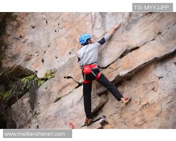 吴丽独家分享攀岩技巧与心得体会助你在攀岩之路上更进一步 吴丽独家分享攀岩技巧与心得体会助你在攀岩之路上更进一步